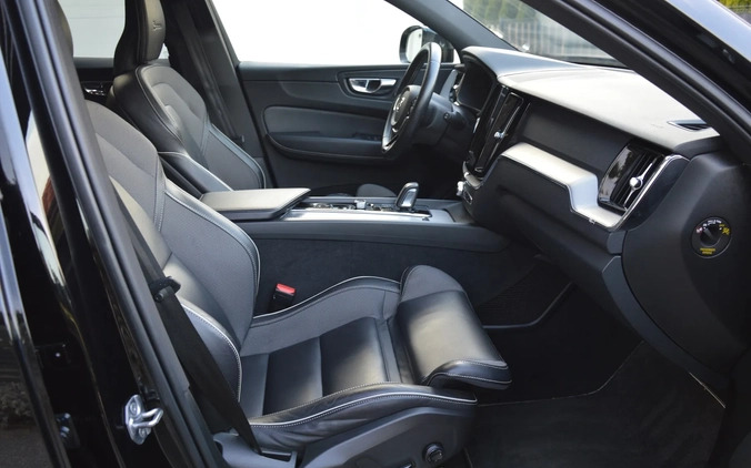 Volvo XC 60 cena 152900 przebieg: 133000, rok produkcji 2019 z Włocławek małe 379